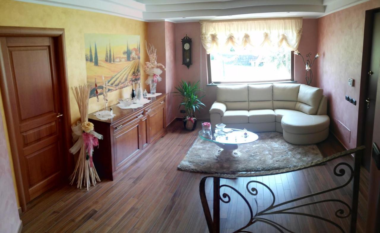 I Colori Del Sole Vila Zafferana Etnea Quarto foto